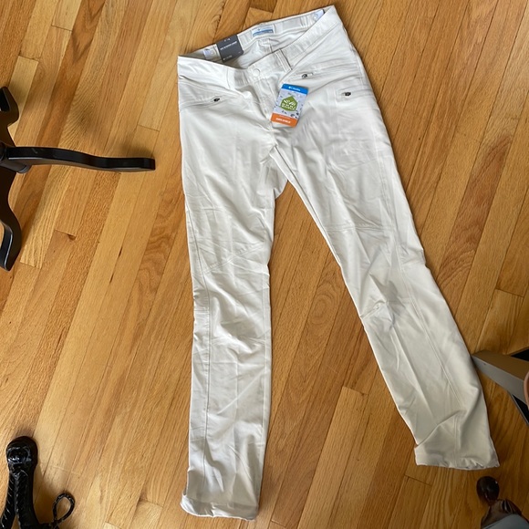 Columbia Straight Leg Hiking Pants in Cream NWT - Picture 2 of 5